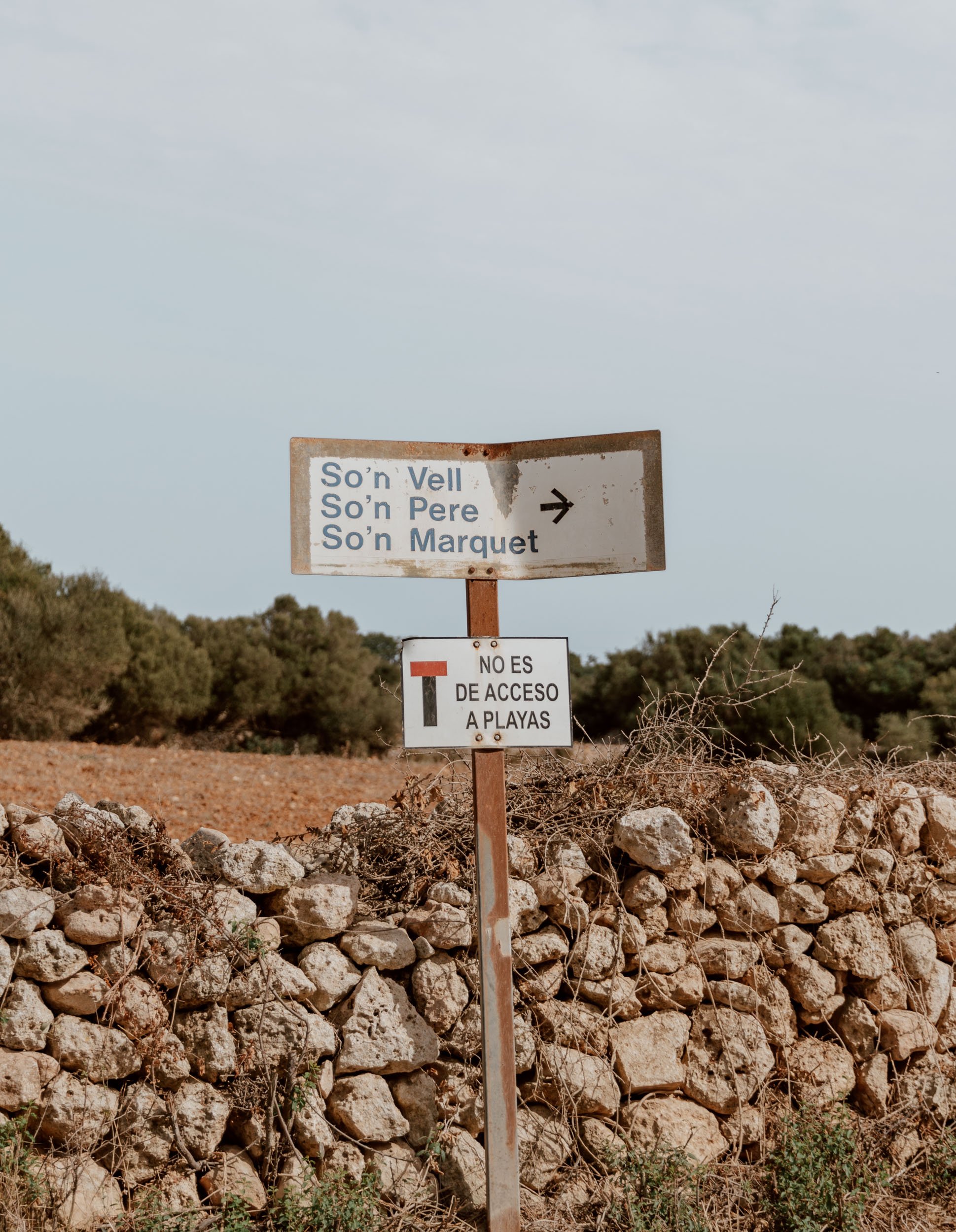 road-sign-menorca