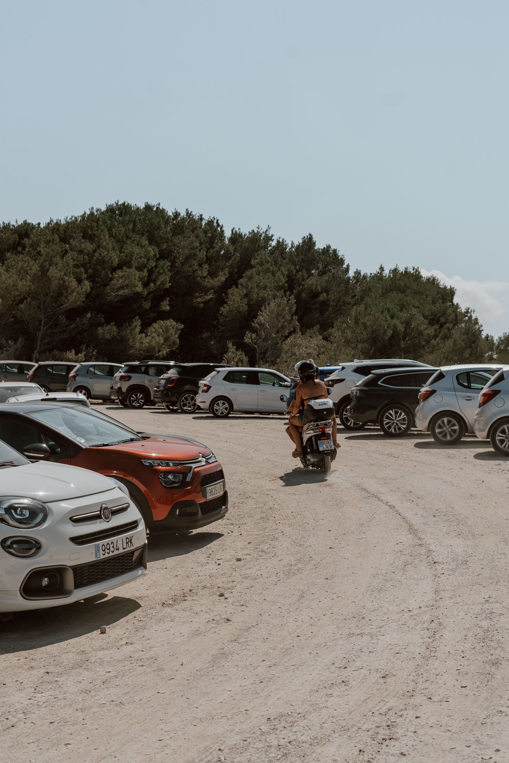 couple-on-scooter-menorca